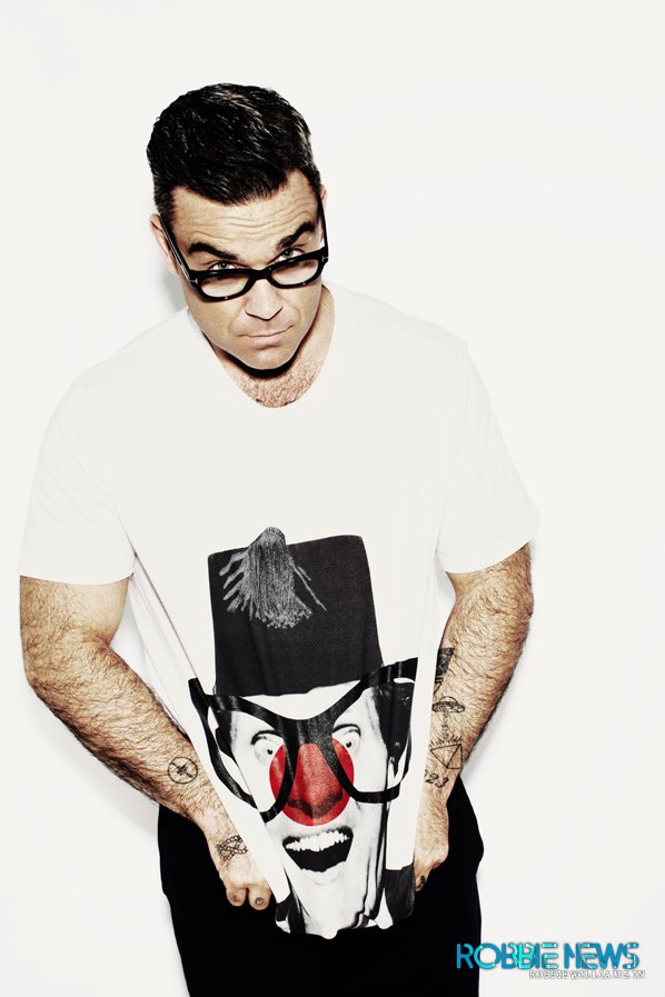 Robbie Williams2013Comic ReliefٷT
